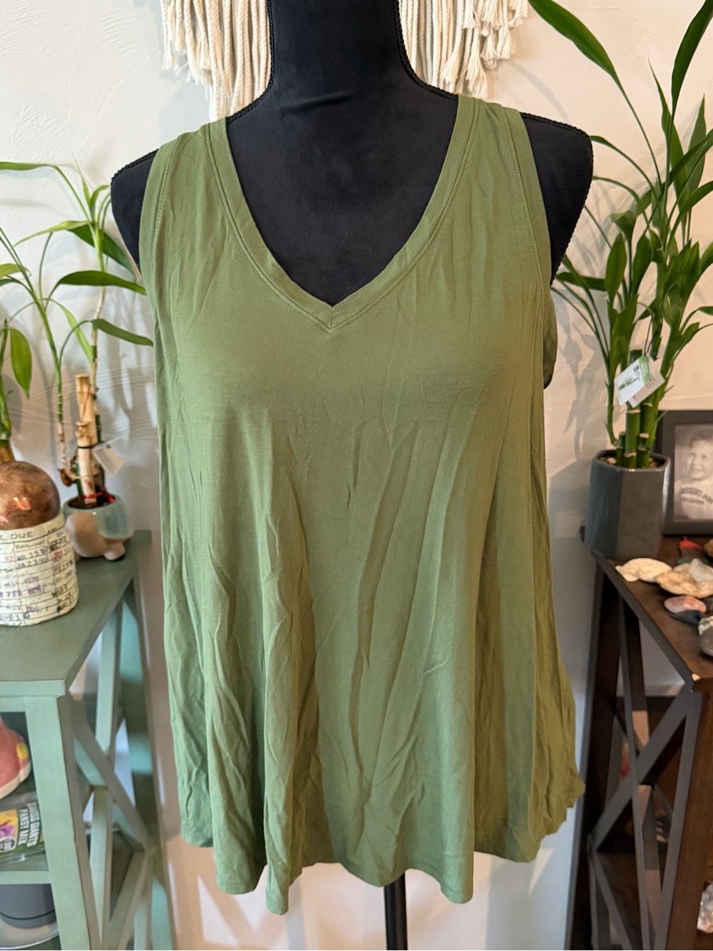 Time and Tru Olive V-Neck Sleeveless Tank Top